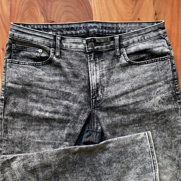 Grey Distressed Denim Jeans - Picture 2 of 3